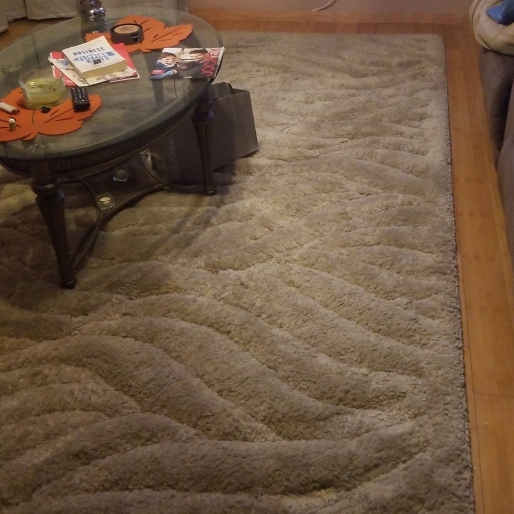 Throw rug - Picture 3 of 4